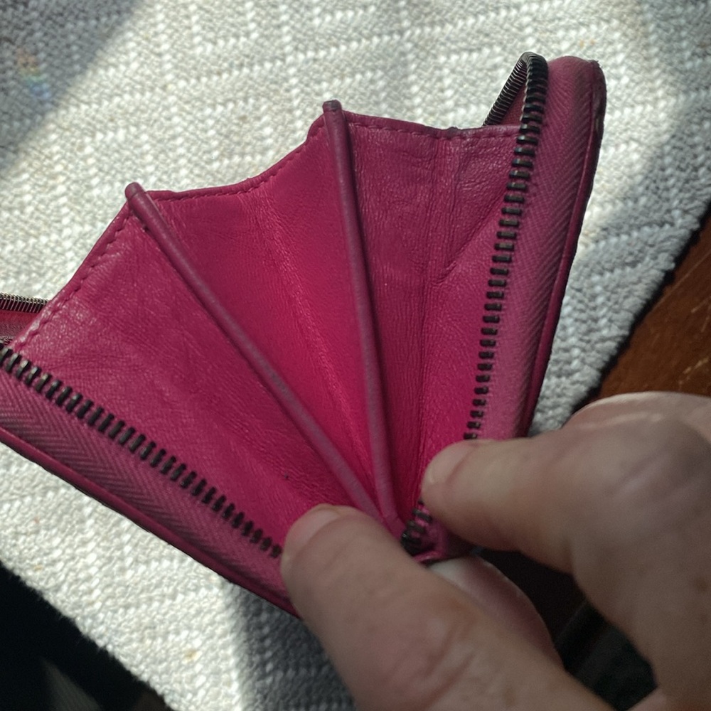 Bottega Veneta  zip around wallet - pink - Picture 10 of 16